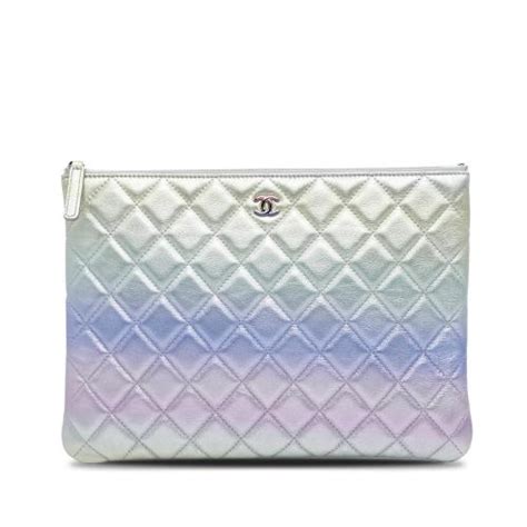 chanel star pearl iridescent o case